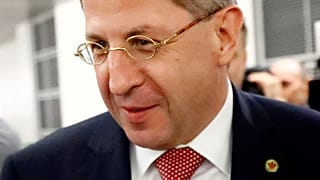 Why was Germany's top spy Hans-Georg Maassen ousted? | Euronews answers