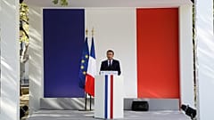 Emmanuel Macron atravessa o primeiro momento conturbado no Eliseu