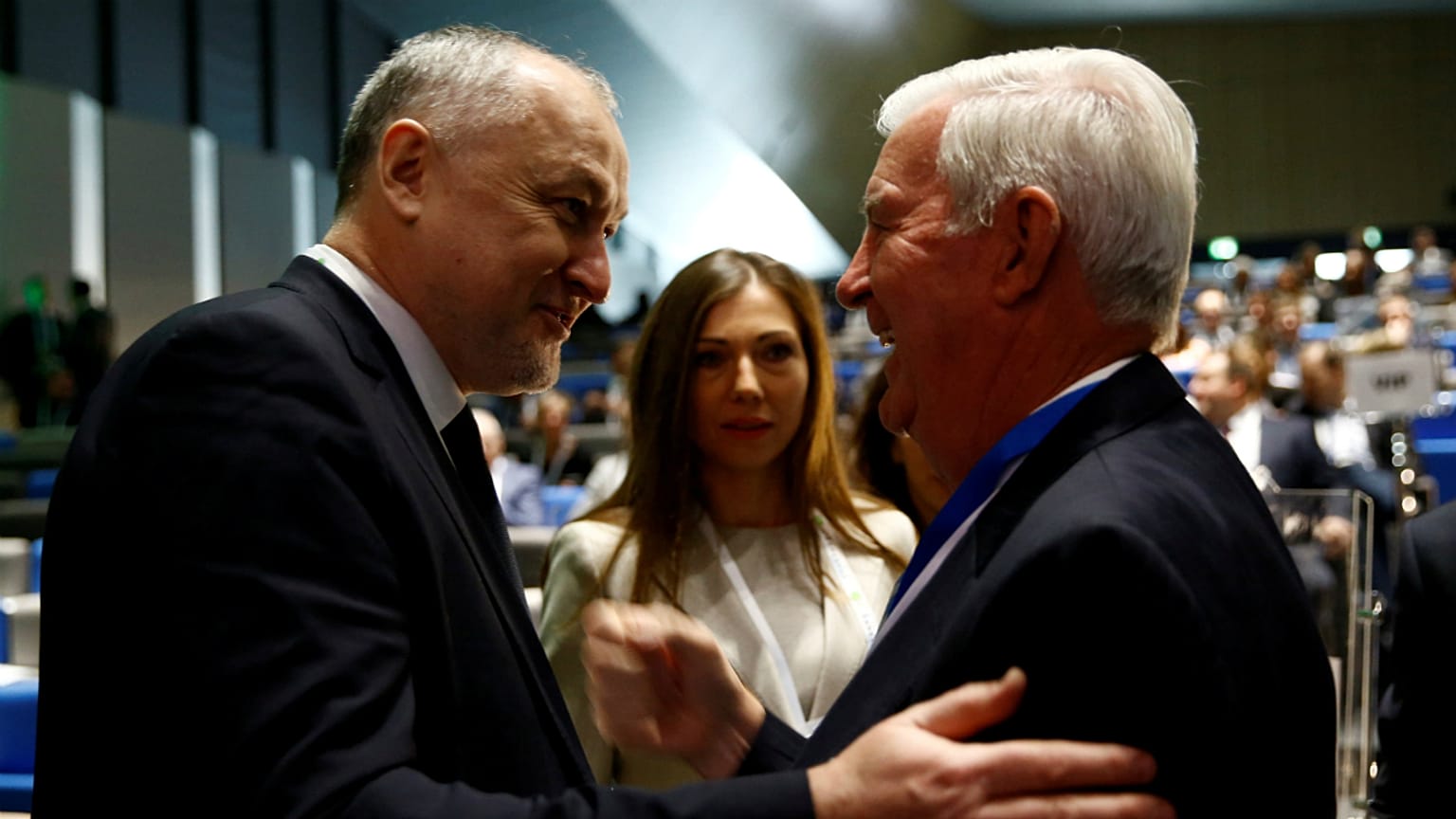 Craig Reedie, presidente da AMA, com Yuri Ganus, diretor da RUSADA