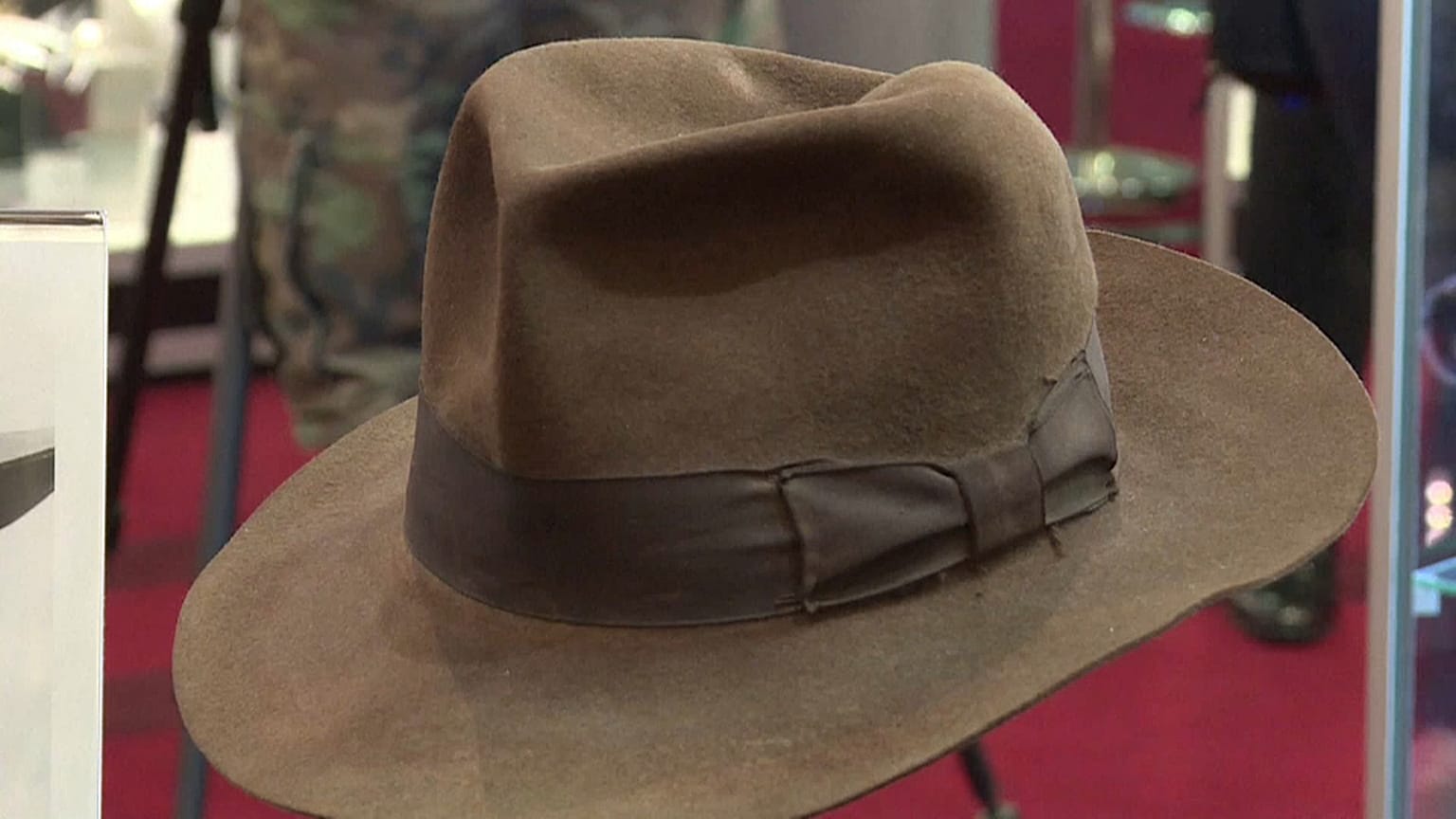 Chapéu de Indiana Jones e casaco de Han Solo vão a leilão