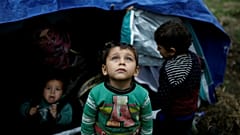 Crianças são as maiores vítimas das más condições do acampamento