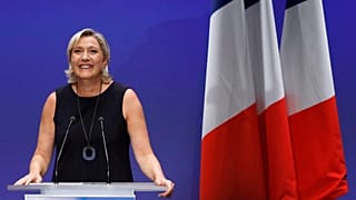 Στον ψυχιάτρο στέλνει την Λε Πεν το δικαστήριο