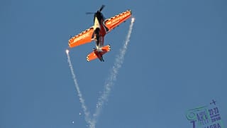 Athens Flying week: Ταξίδι στην ιστορία με αεροπορικούς ελιγμούς (vid)