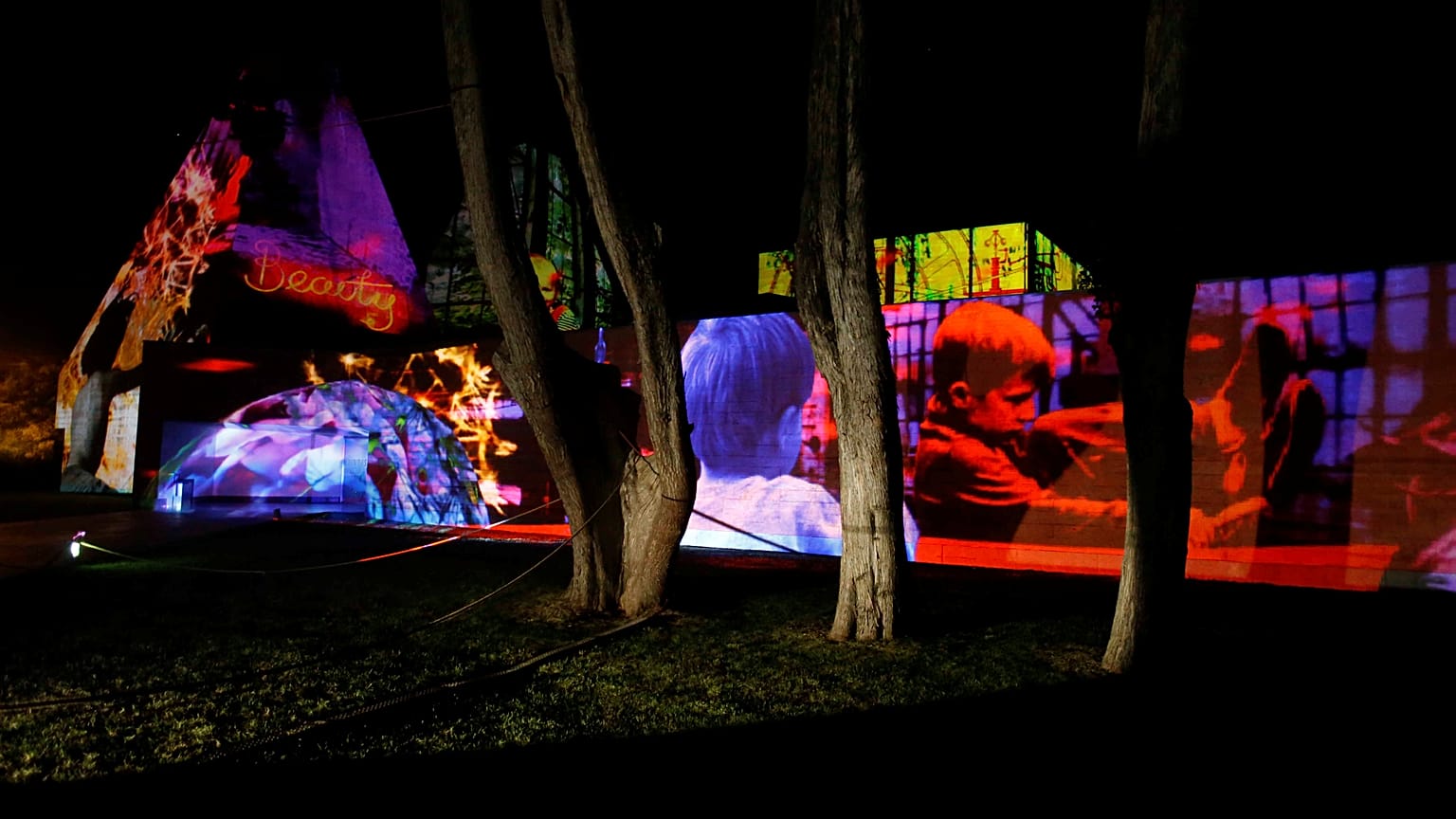 Light festival dazzles Portuguese coastal town of Cascais