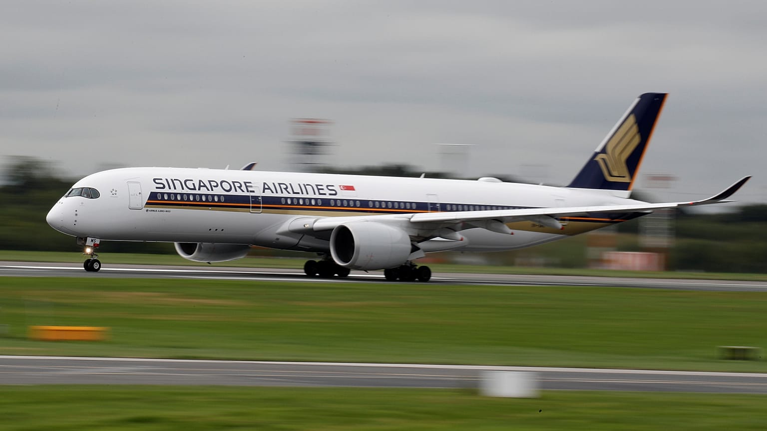 Singapur Havayolları'na ait Airbus A350-900 uçağı