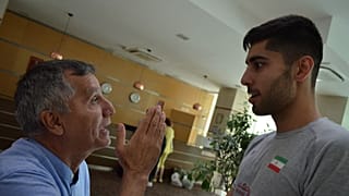 گزارش اختصاصی یورونیوز؛ از بغض شکست والیبال ایران تا هواداران قسم خورده