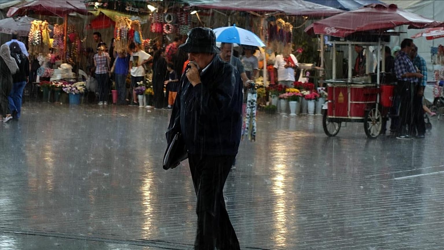 Yaşam Koşulları: En yüksek gelire sahip İstanbul aynı zamanda en fazla yoksulu olan bölgelerden