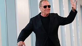 C'è l'accordo: Versace è di Michael Kors