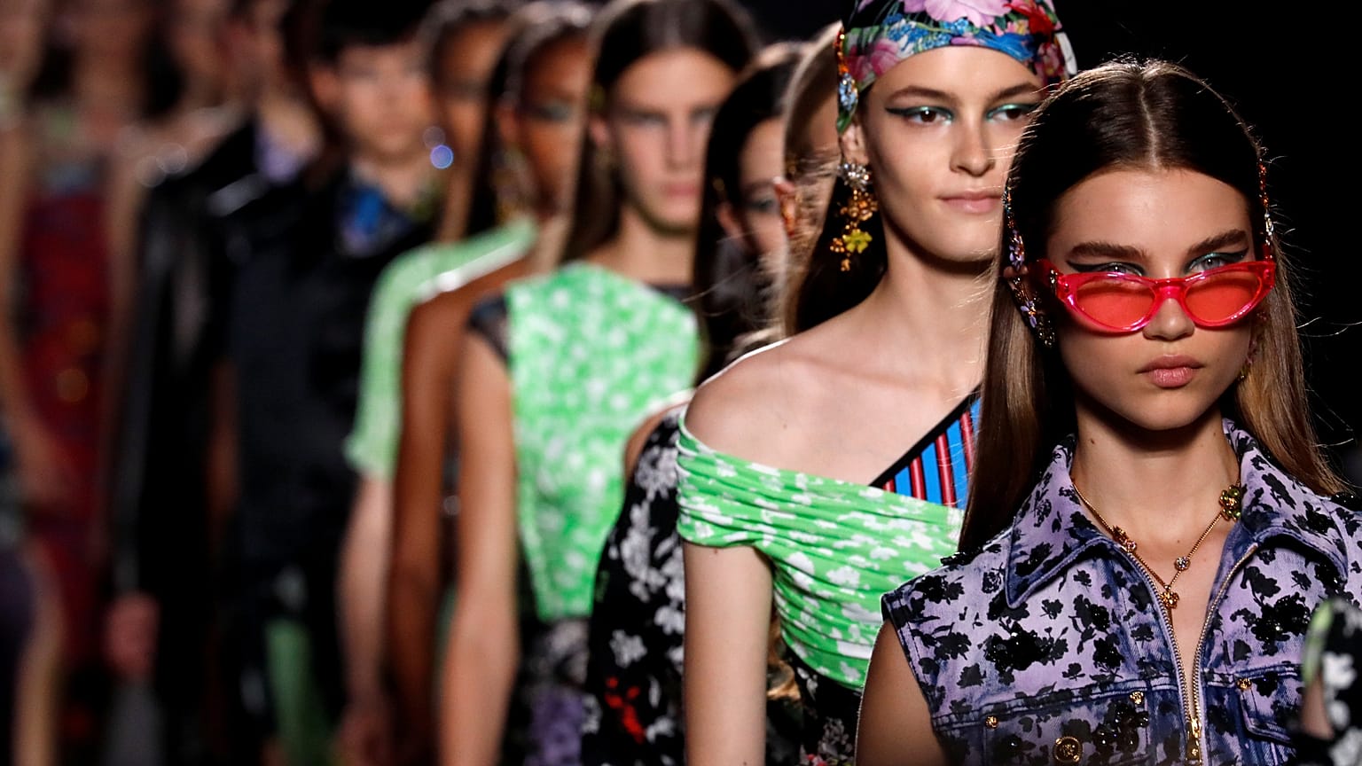 Milan Moda Haftası Bahar 2019 Versace kreasyonu