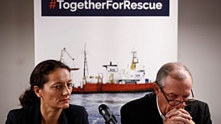 Sophie Beau (SOS Méditerranée) et Francis Vallat (SOS Méditerranée France)