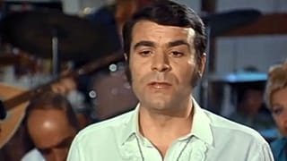 Πέθανε ο Γιώργος Παπαζήσης