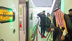 پادشاه عربستان خط آهن سریع السیر بین مکه و مدینه را افتتاح کرد