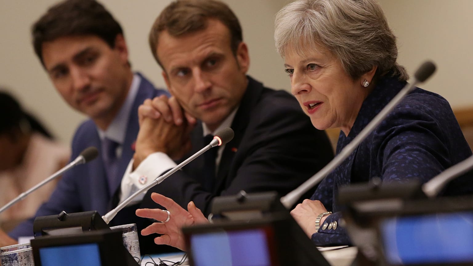 May'den AB'ye tepki: Anlaşmadan ayrılmak daha iyi 