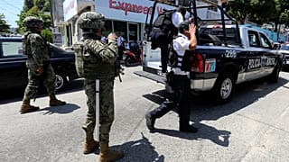 Exército mexicano invade Acapulco para substituir polícia local