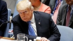 Трамп обвиняет и благодарит