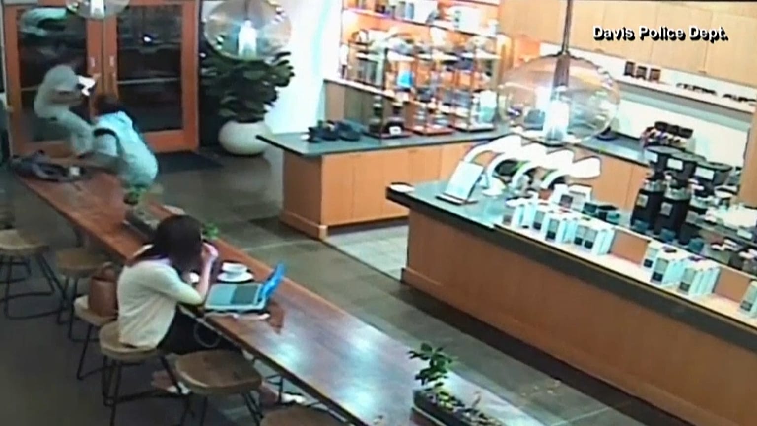 Insolite : un vol filmé par une caméra de vidéosurveillance 