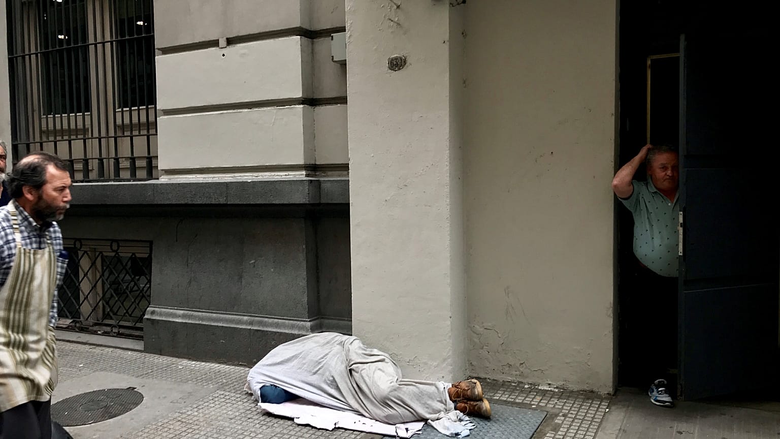 İrlanda, evsizleri yolcu gemisinde ağırlamaya 'hayır' dedi