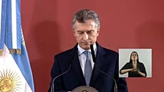 Macri anuncia "meses difíciles" para Argentina