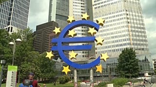 L'economista: "Il governo torni indietro o crisi irrecuperabile" 