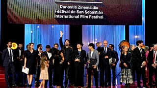 Создатели фильма "Меж двух морей" на вручении "Золотой раковины"