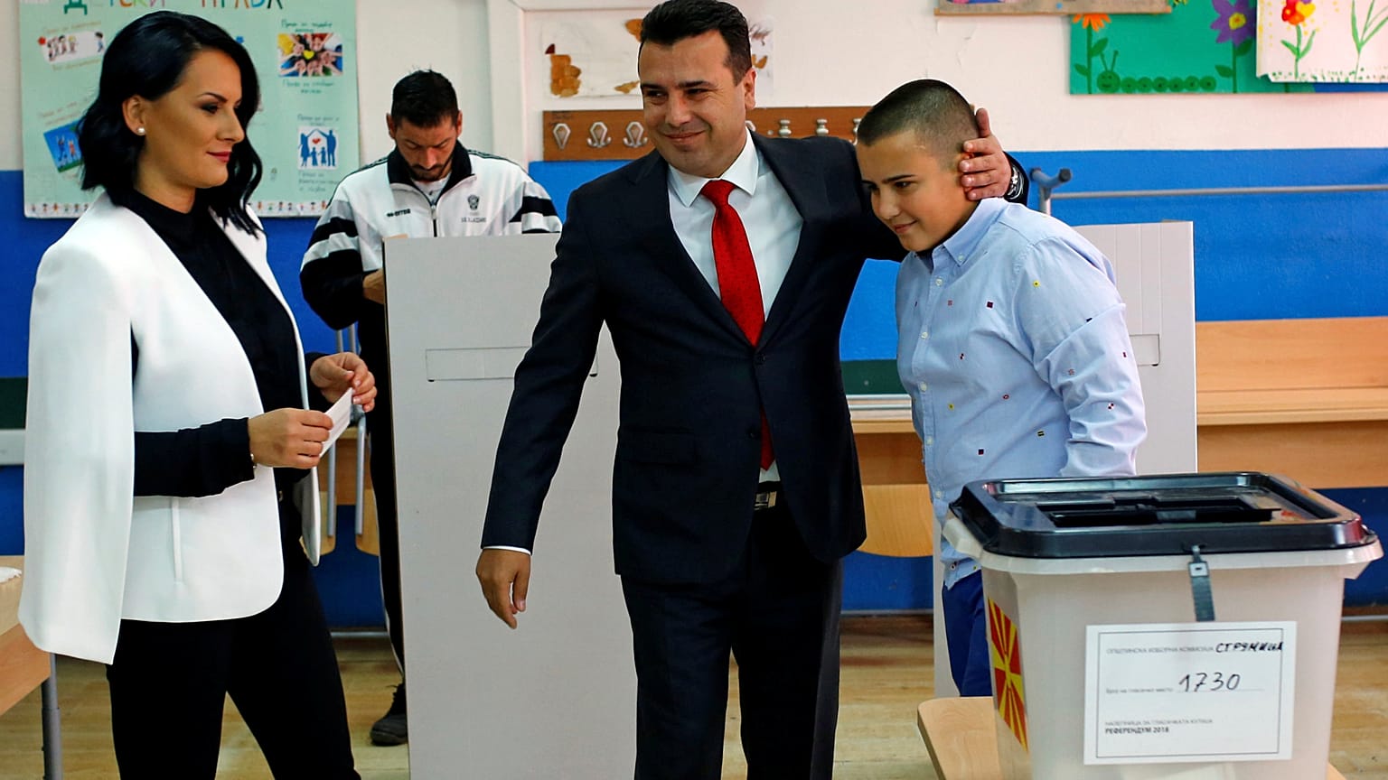 Ο Ζόραν Ζάεφ με τη σύζυγό του Ζόριτσα και το γιο του Ντούσκο