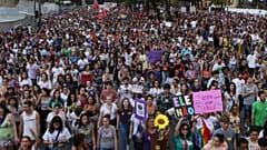 Mulheres aos milhares contra Bolsonaro 