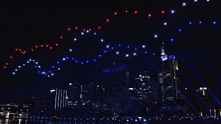 Frankfurt'ta dronlardan ışık gösterisi