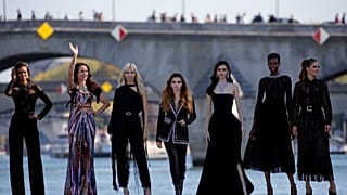 Models statt Schiffe: Laufsteg auf der Seine