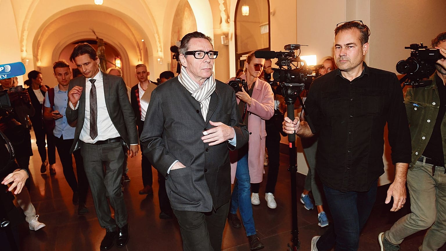 Tribunal sueco condena Jean-claude Arnault por violação