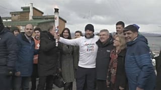 La antorcha olímpica alumbra 'el fin del mundo'