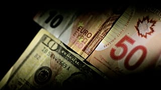 عقب‌گرد سکه و دلار در بازار تهران؛ ارز چرا تغییر مسیر داد؟