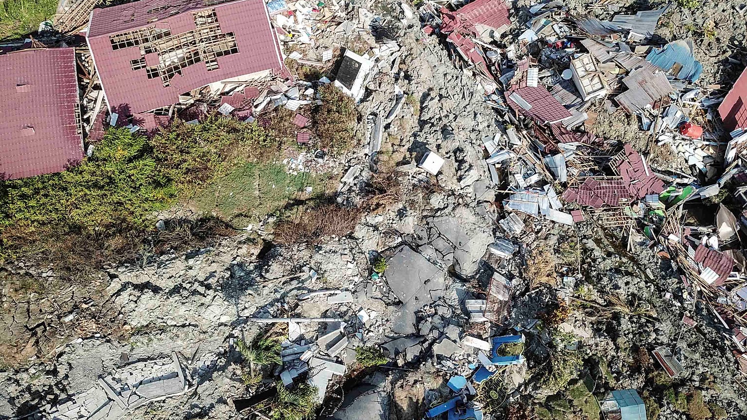 Mehr als 1300 Todesopfer nach Erdbeben und Tsunami in Indonesien 