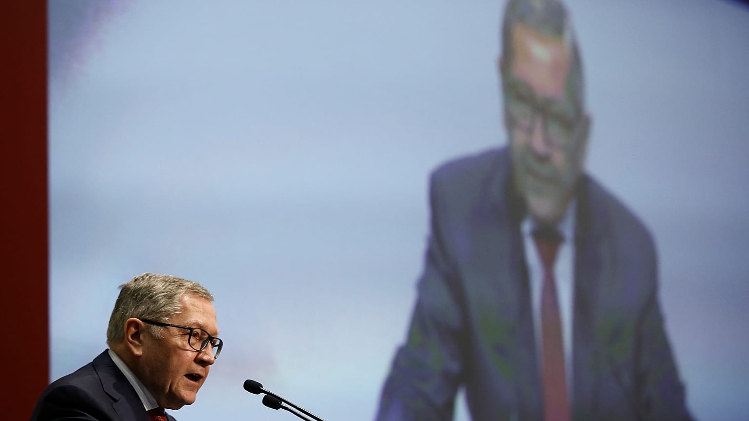 Ρέγκλινγκ: Πρώτα συζήτηση και μετά αλλαγές στον ελληνικό προϋπολογισμό