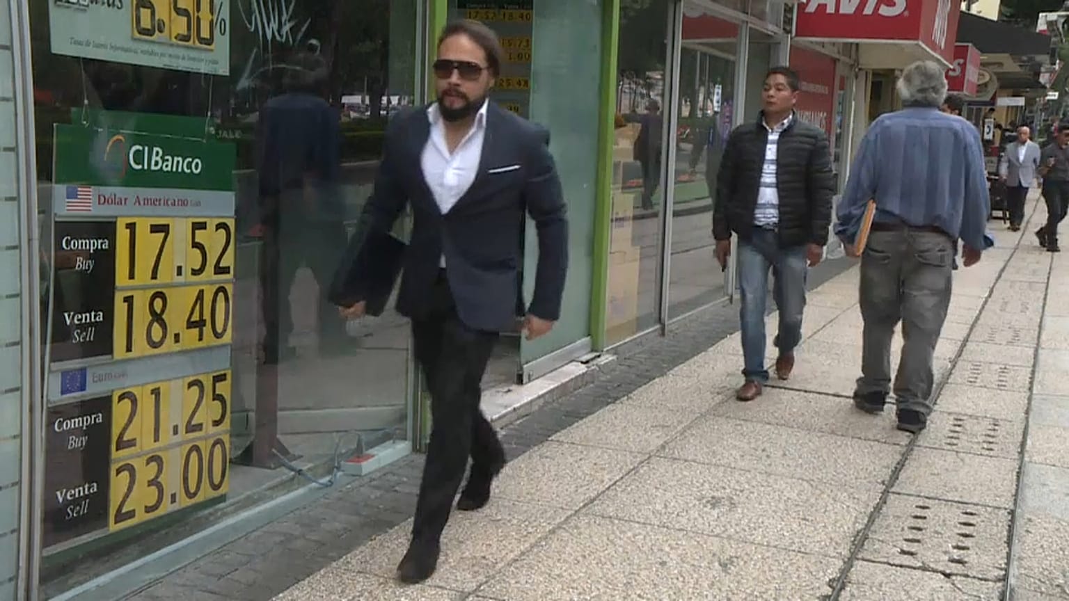 Los mexicanos acogen con prudencia el USMCA