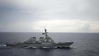Marinha dos EUA acusa navio chinês de manobra agressiva 