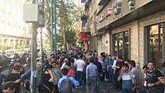 خرید و فروش ارز توسط دلالان در خیابان‌های تهران