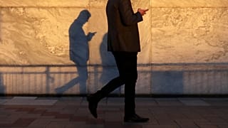 Facebook'a seks ticareti davası