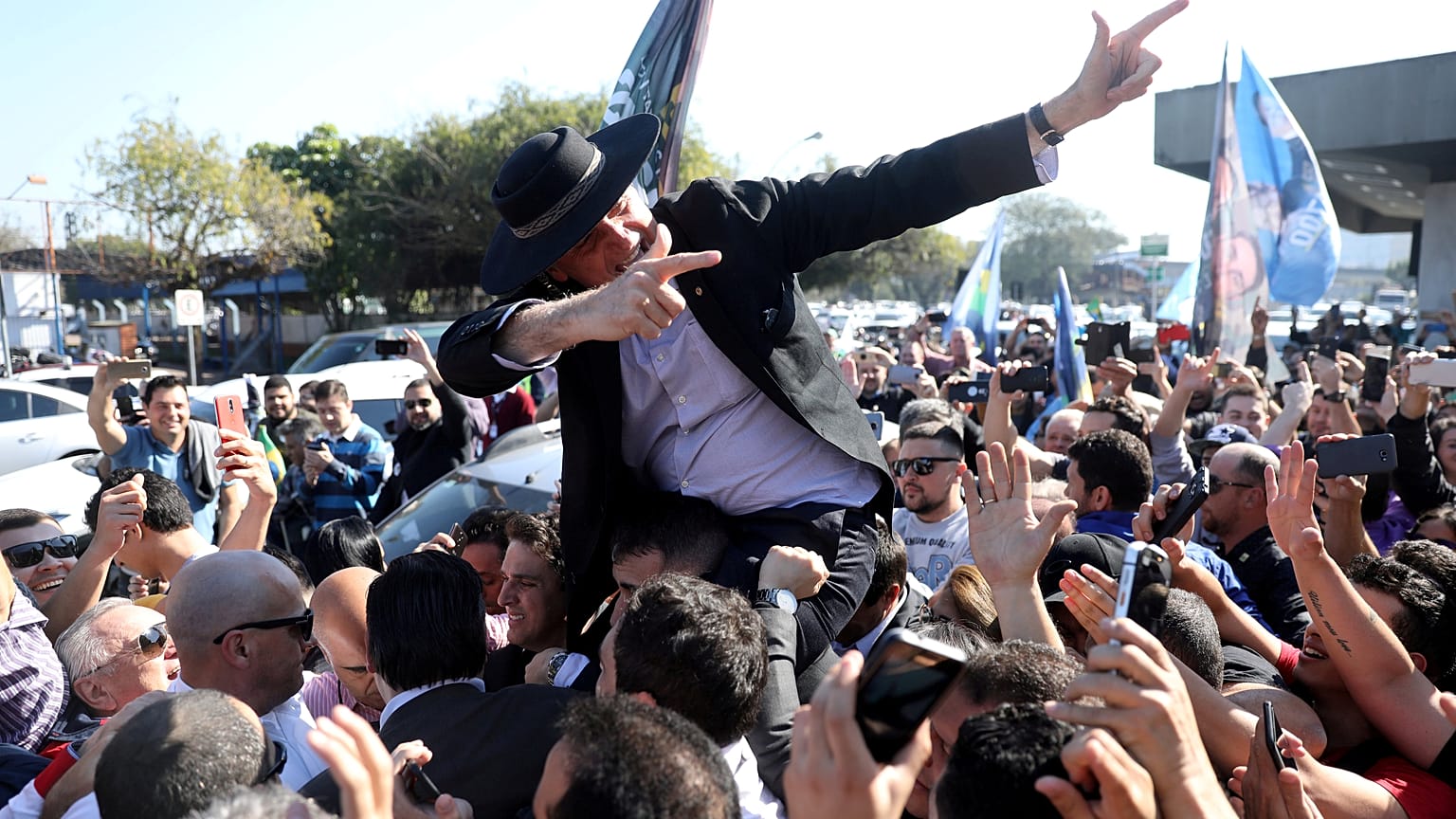 Brasile, Bolsonaro in testa ai sondaggi