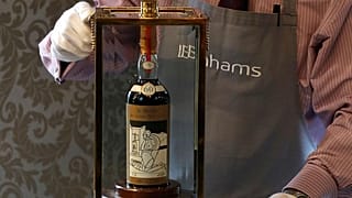 Près d'un million d'euros pour une bouteille de whisky !
