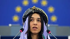 الأيزيدية نادية مرا التي فازت مناصفة بجائزة نوبل للسلام مع طبيب كونغولي
