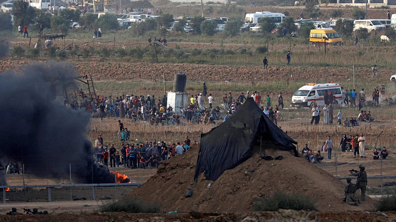 مقتل ثلاثة فلسطينيين بينهم طفل برصاص الجيش الإسرائيلي في مسيرات غزة