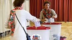 Στις κάλπες οι Λετονοί για την ανάδειξη της νέας Βουλής 