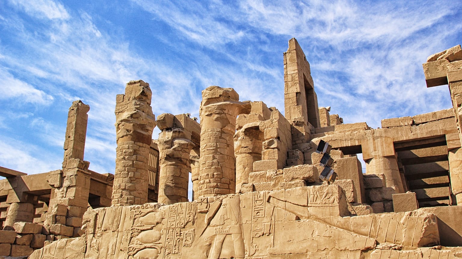 المصريون غاضبون بسبب "حفل زفاف" في معبد الكرنك