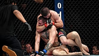 Dağıstanlı Nurmagomedov’un İrlandalı McGregor'u devirdiği maç olaylı bitti