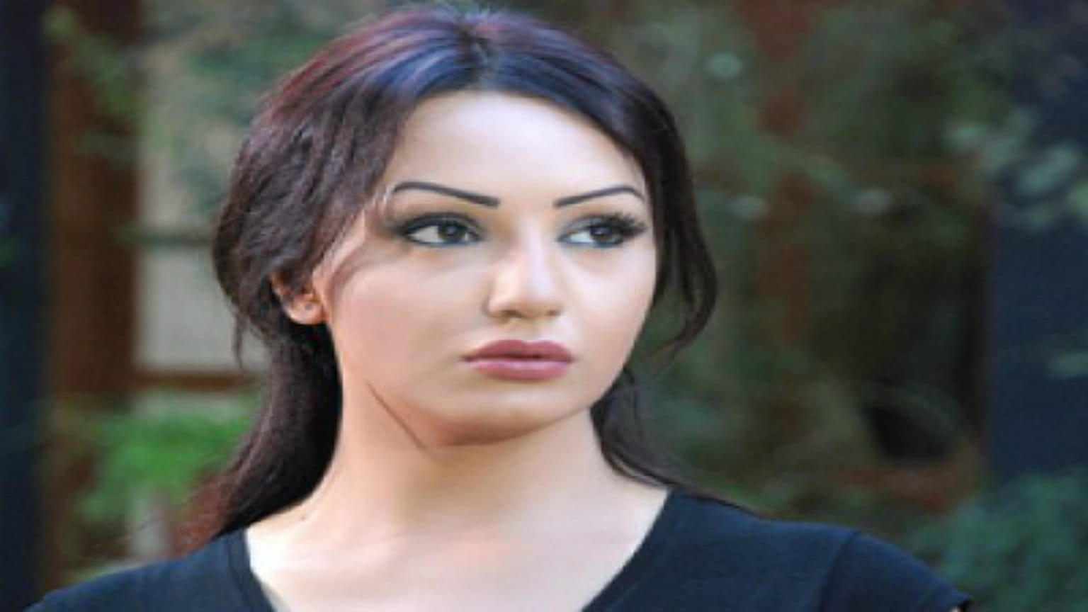 الموت يغيّب الفنانة السورية دينا هارون 
