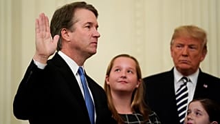 Kavanaugh Beyaz Saray'da yemin etti, Trump özür diledi