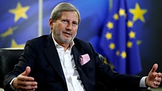 Γιοχάνες Χαν προς ΠΓΔΜ: Προχωρήστε σε συνταγματική αλλαγή και όχι σε πρόωρες εκλογές