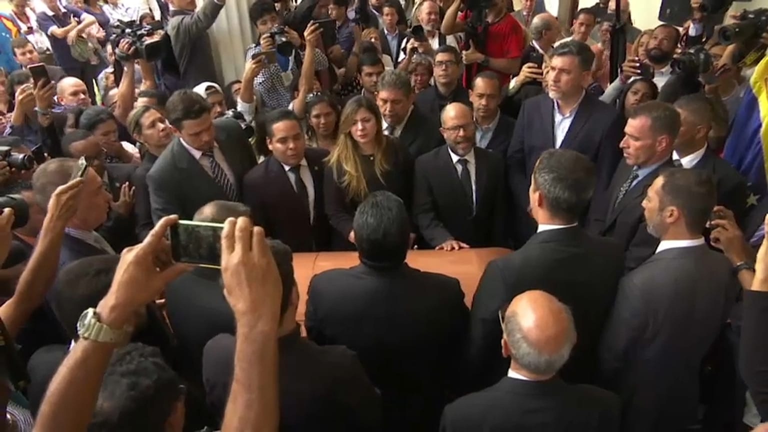 La comunidad internacional exige una investigación sobre la muerte del concejal opositor venezolano
