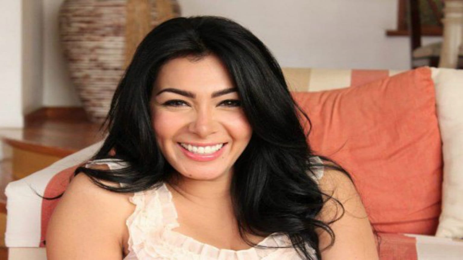 الفنانة المصرية مريهان حسين، الصورة من حسابها الشخصي على الفيسبوك