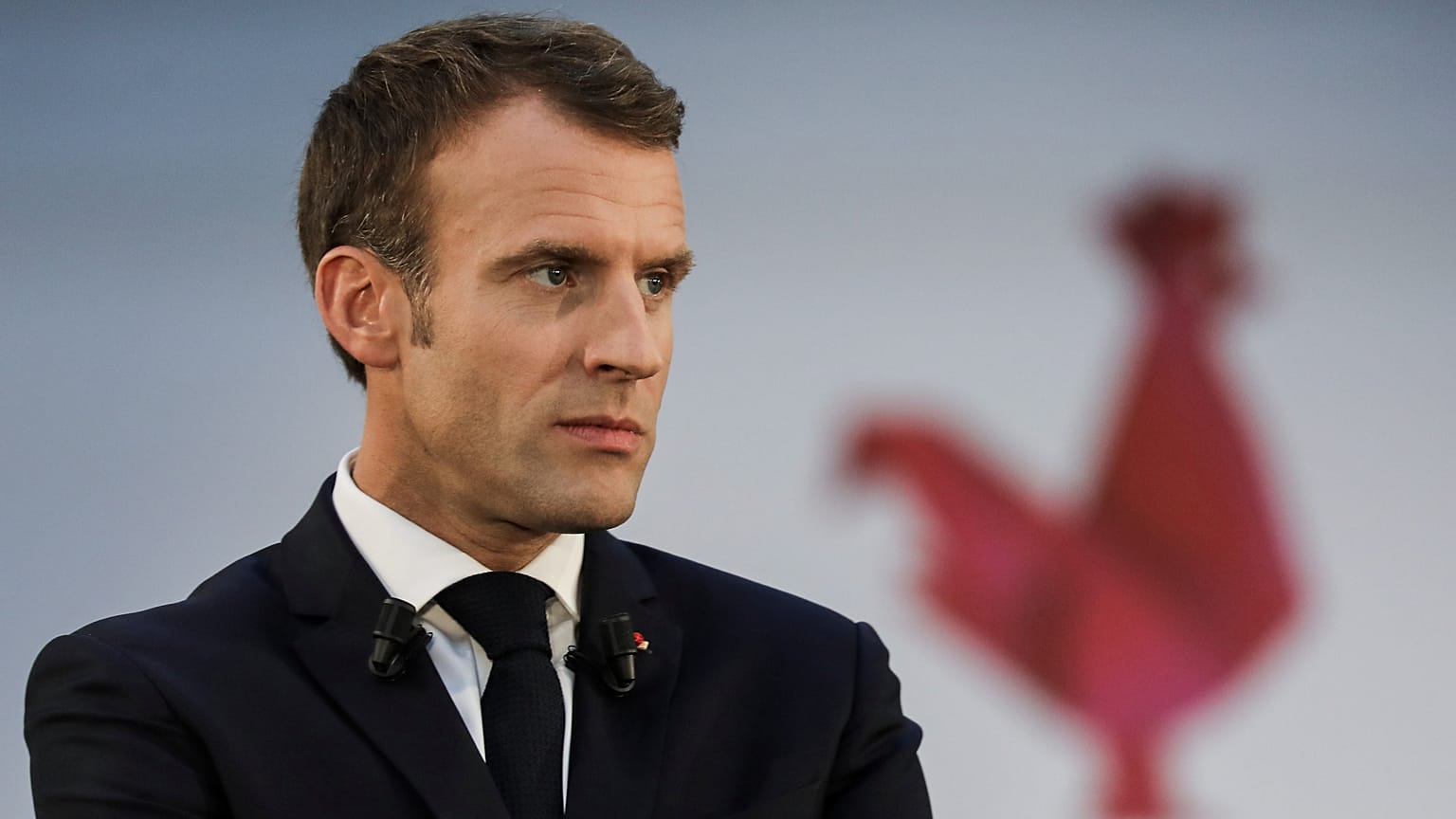 A francia elnök elhalasztotta a kormányátalakítást